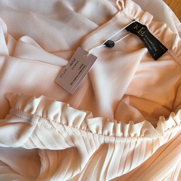 GORGEOUS PLEATED Blush Blouse - Picture 5 of 6